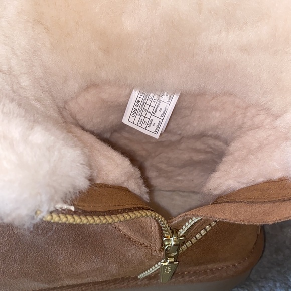 Uggs - Picture 3 of 4